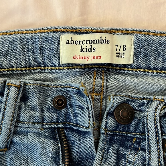 Girls abercrombie kids Skinny Jeans Light Wash Denim 7/8 - Picture 4 of 4